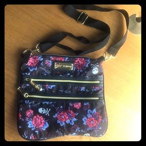 Betsey Johnson crossbody purse skull and roses